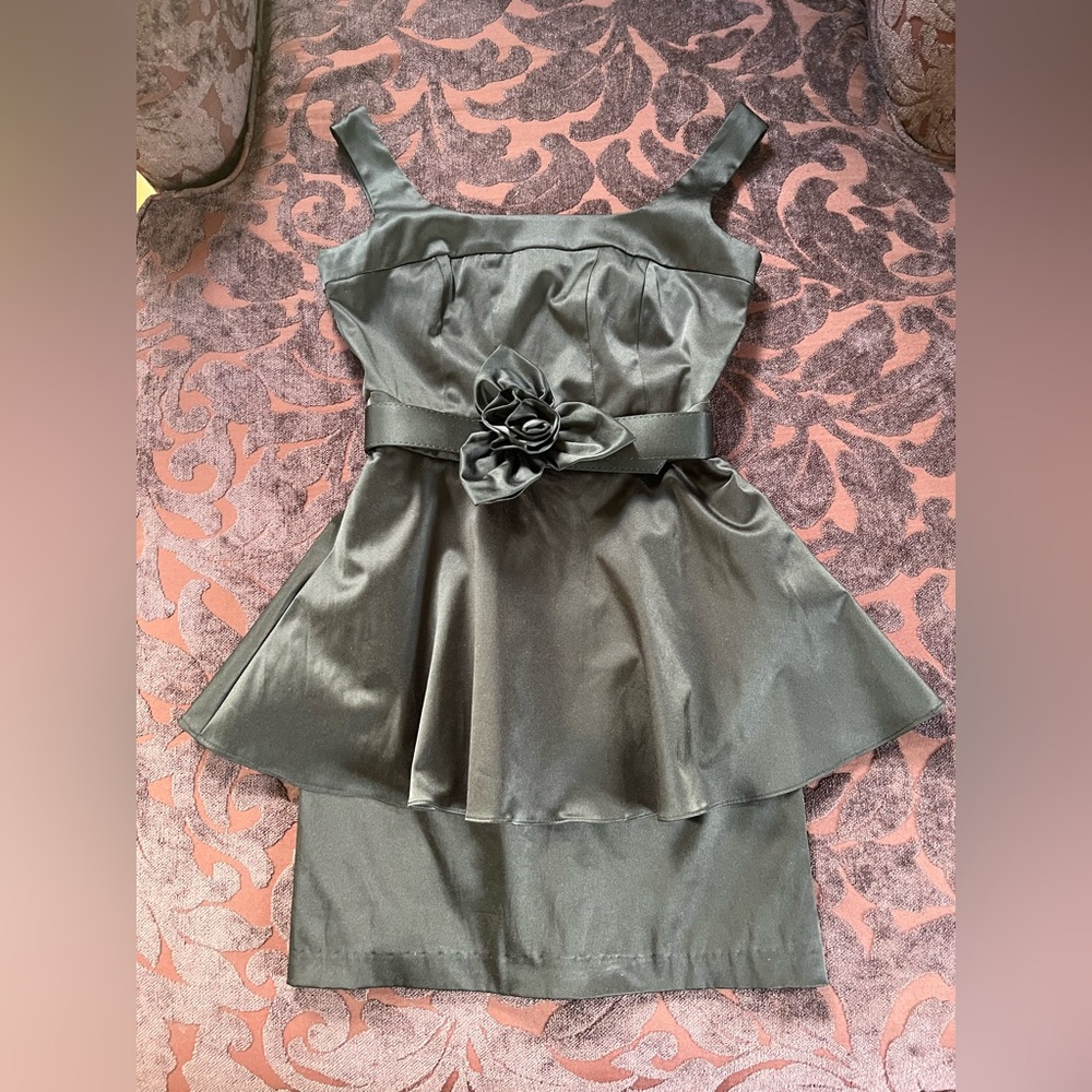 Satin like, fully lined, very elegant dress